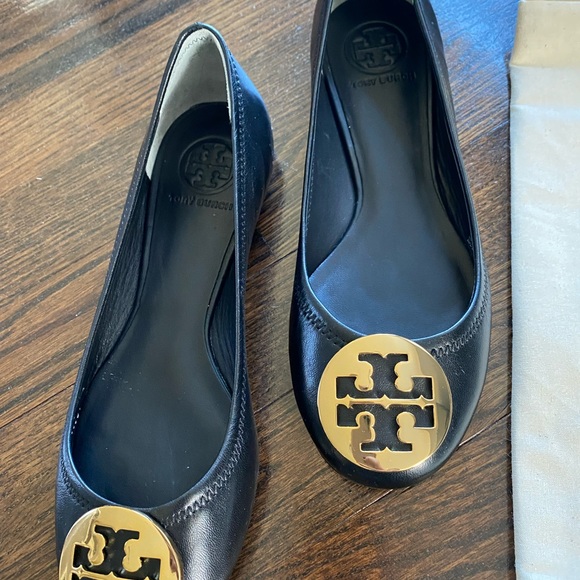 BRAND NEW Tory Burch Reva Flats - Picture 4 of 6